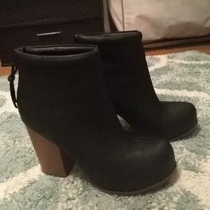 Elle Boots - two tone with chunky heel  - size 8.5
